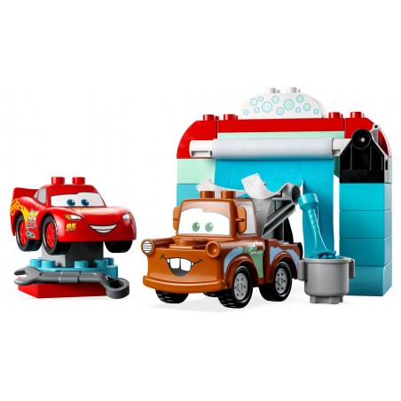 Lightning McQueen und Mater in der Waschanlage