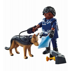 Polizist mit Spürhund