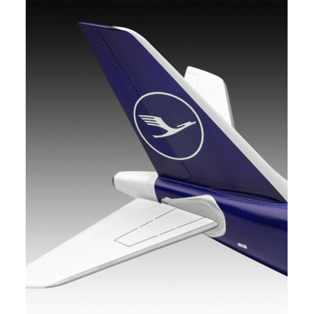 A340-300 Lufthansa New Livery