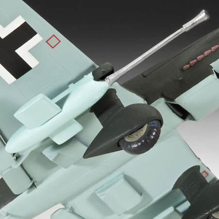 Revell - Junkers Ju 87 G/D Tank Buster Revell - Junkers Ju 87 G/D Tank Buster