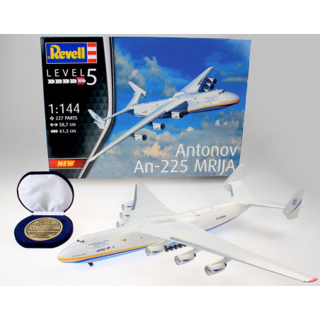 Revell - Antonov An-225 Mrija