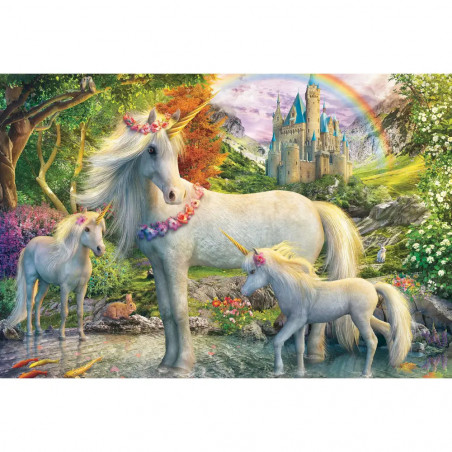 KIPU200T.Einhornstute mit zwei Fohlen