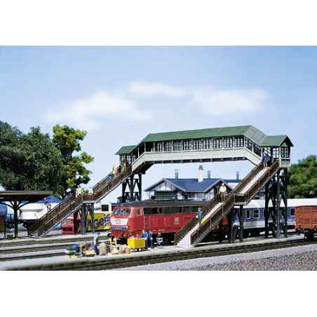 Faller - H0 - Überdachte Fußgängerbrücke