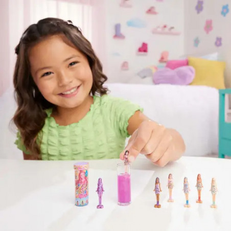 Barbie Mini BarbieLand Color Reveal-Puppen, ca. 4 cm große Puppe mit Überraschung, Water Reveal (Stile können abweiche