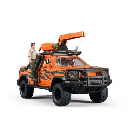 Abenteuerfahrzeug im Dschungel