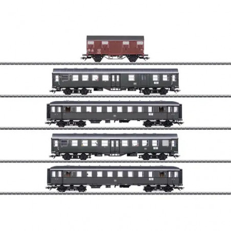 Personenzug mit Güterwagen Personenzug mit Güterwagen