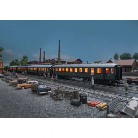 Personenzug mit Güterwagen Personenzug mit Güterwagen